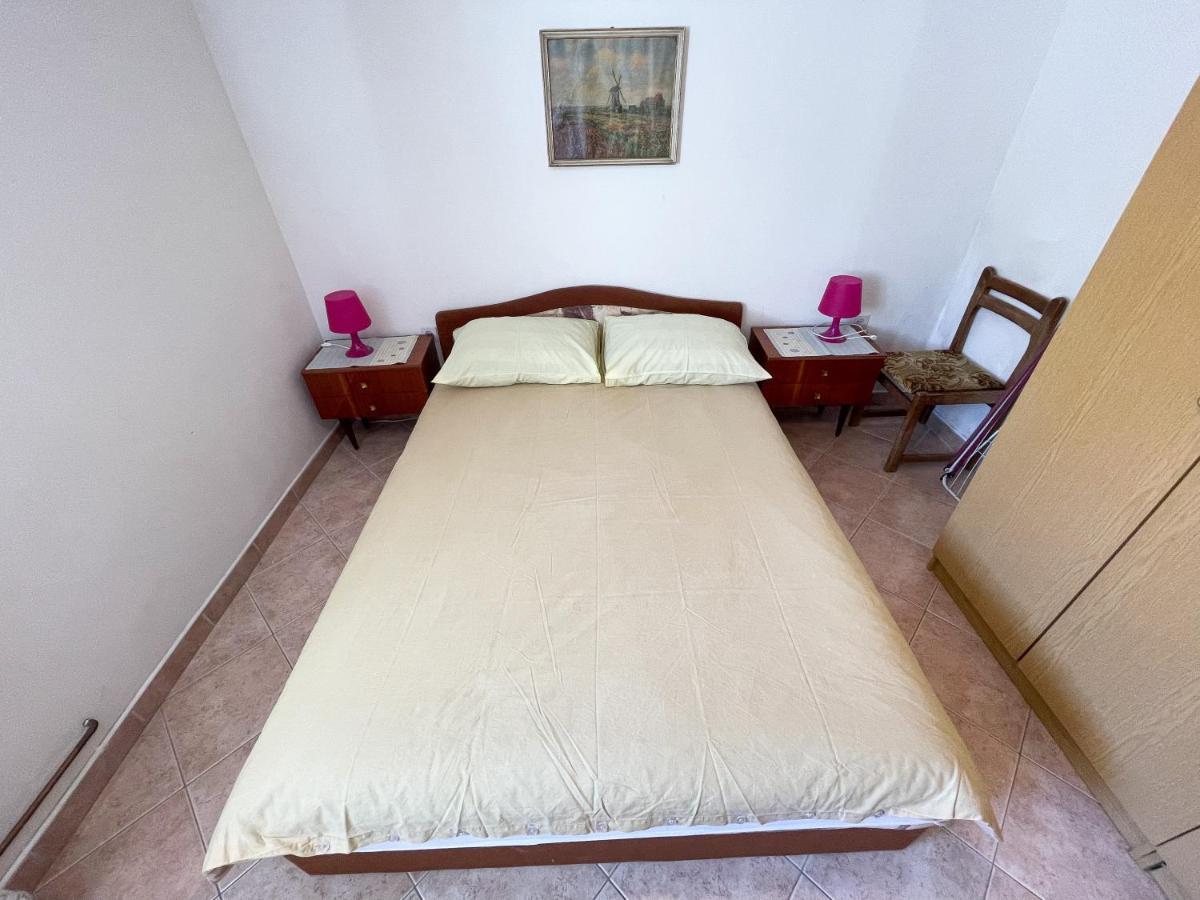 Apartmani Leonarda ヤドラニヴォ エクステリア 写真