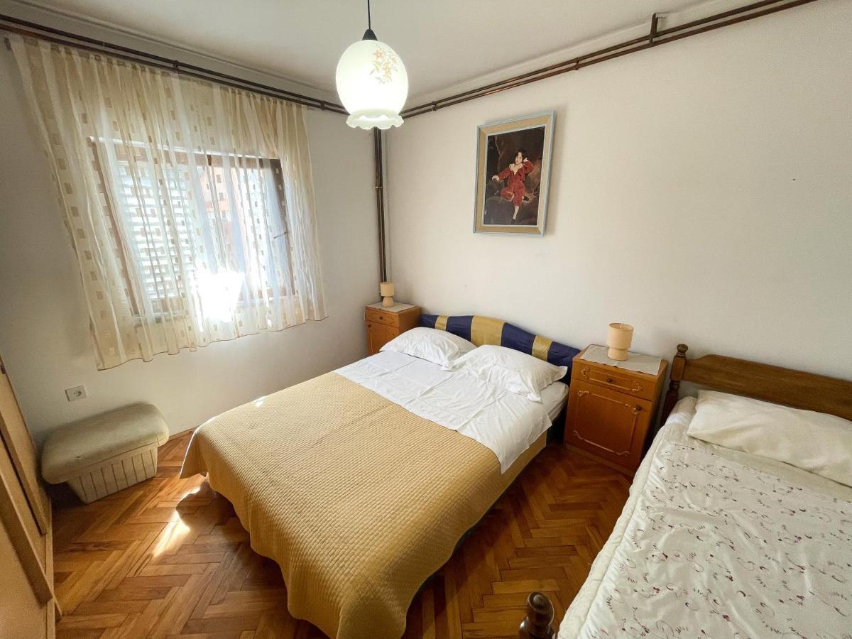 Apartmani Leonarda ヤドラニヴォ エクステリア 写真