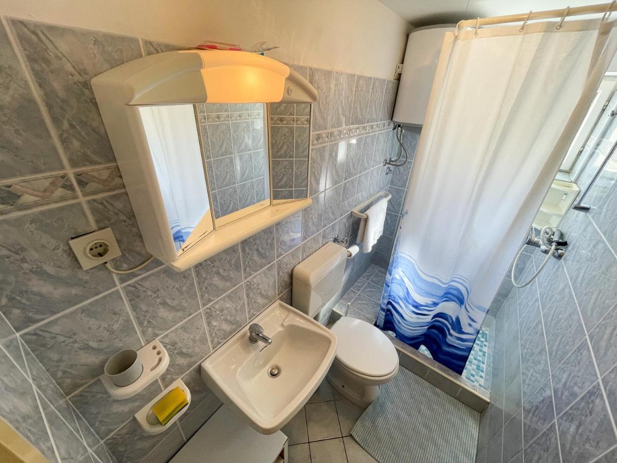 Apartmani Leonarda ヤドラニヴォ エクステリア 写真